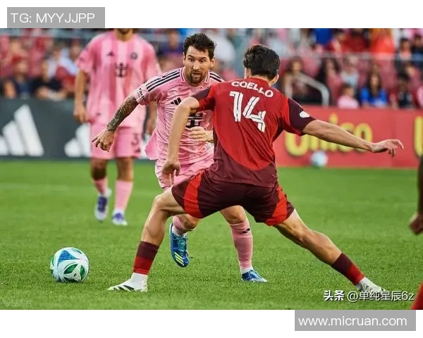 足球明星风采尽显的精彩照片影集，回顾绿茵场上的辉煌瞬间与传奇故事