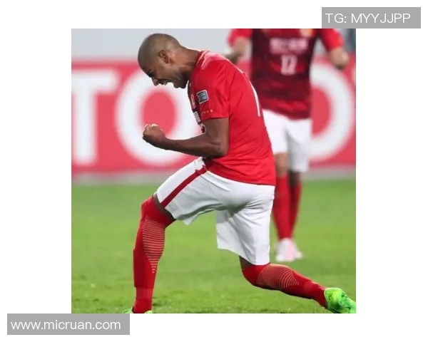 实在不理解足球明星为何在场上光鲜亮丽却生活中常常陷入困扰与争议